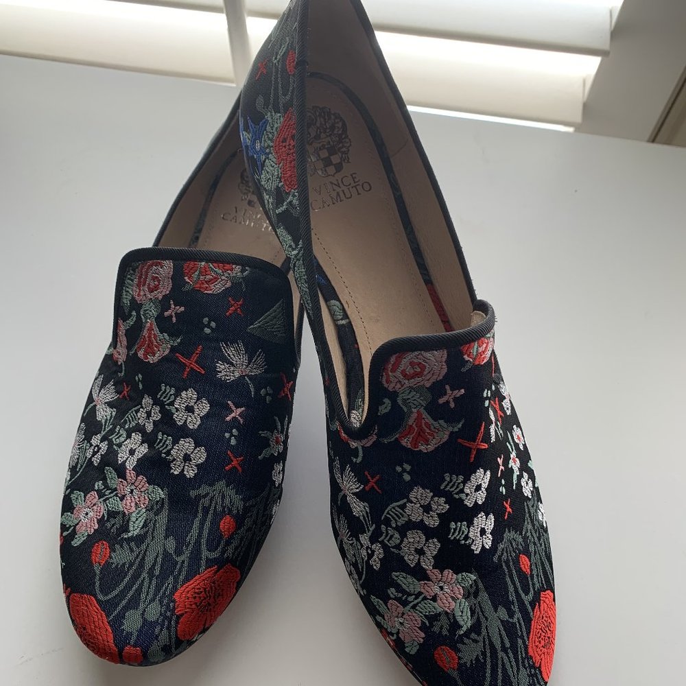 Vince Camuto Flower Pattern Shoes 9.5 Blue New